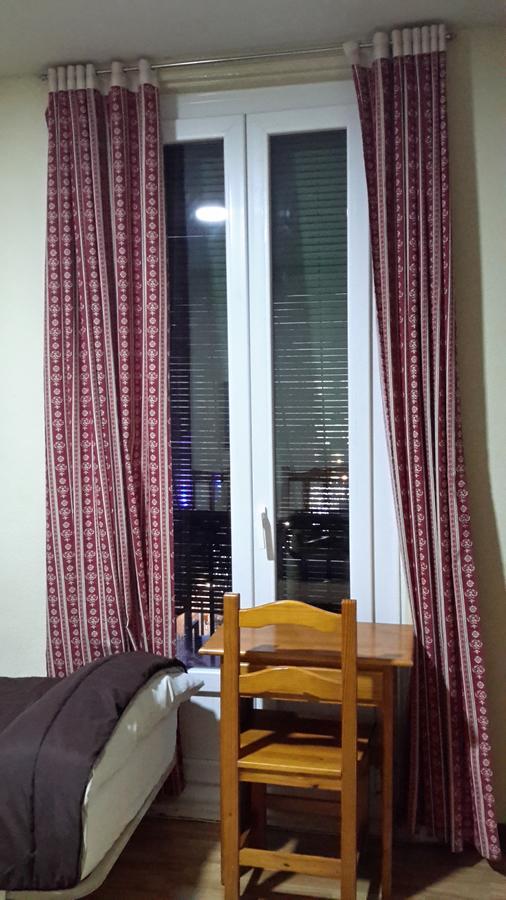 Hostal Rio Parana Madrid Exterior photo