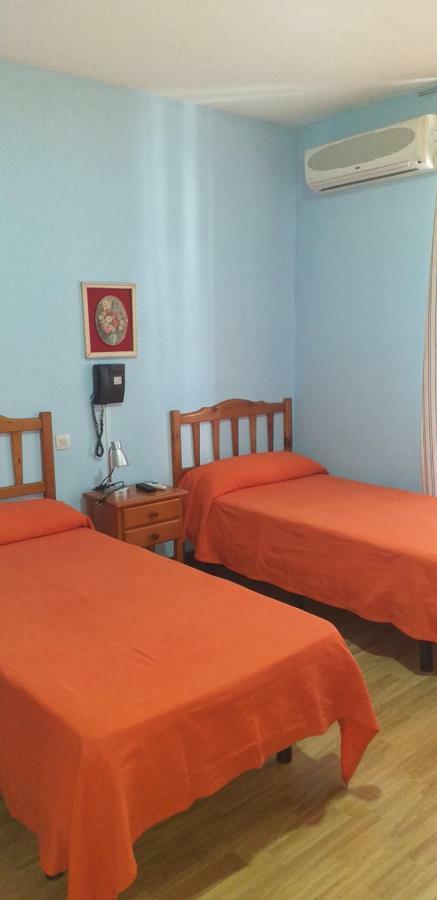 Hostal Rio Parana Madrid Exterior photo